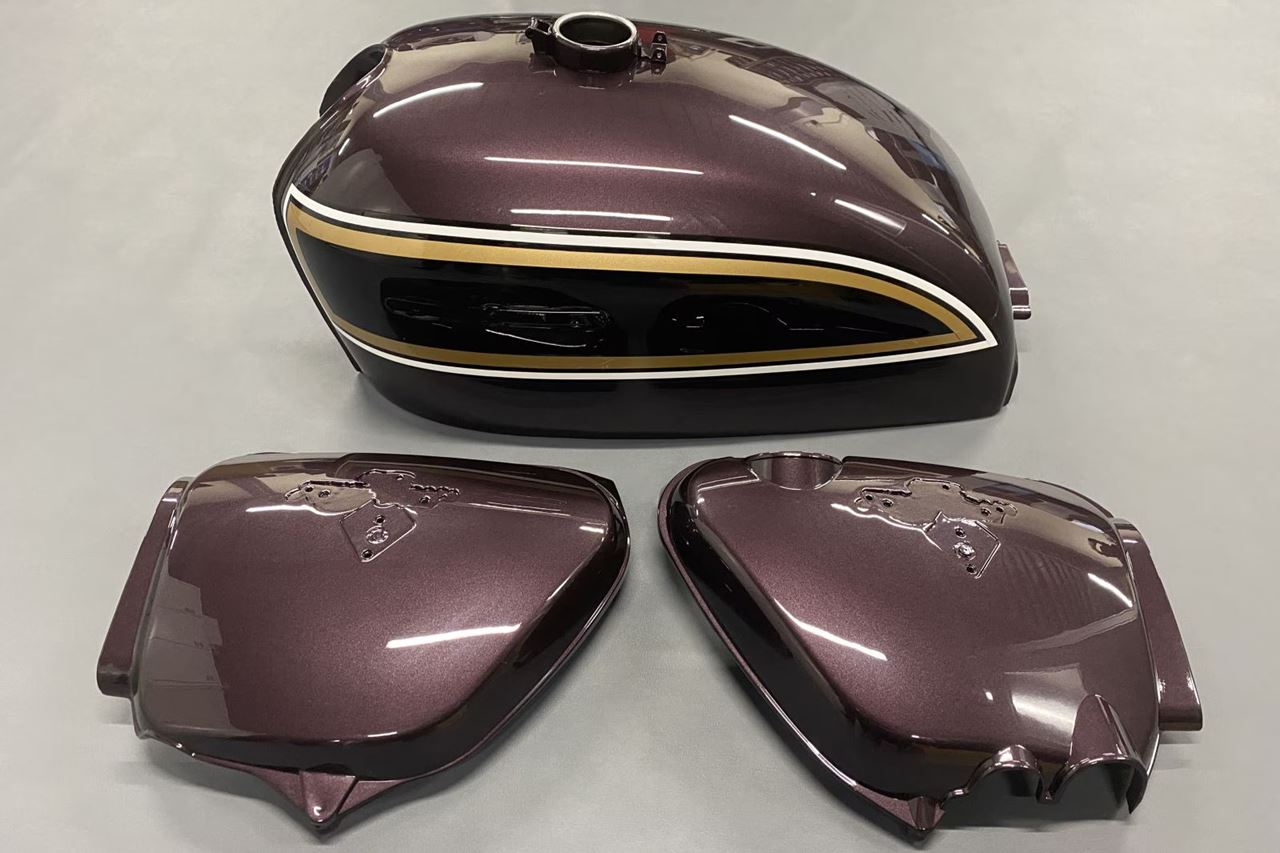 タンク&サイドカバー ボスマルーンメタリック CB750