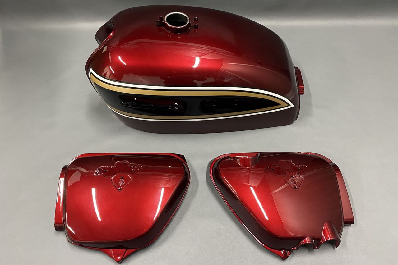 タンク&サイドカバー キャンディアンタレスレッド CB750