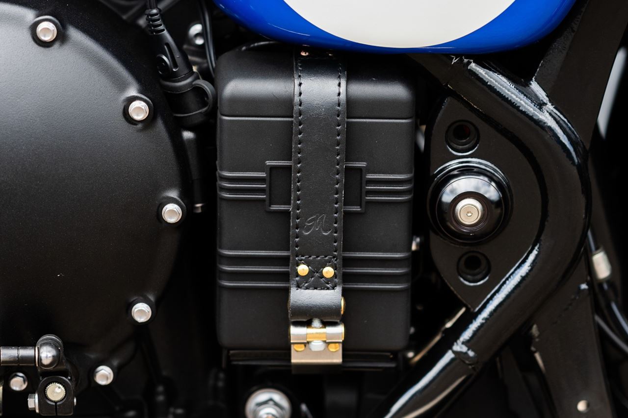 Battery Belt Beltane Leather Black 1pc Bonneville Bobber Speedmaster