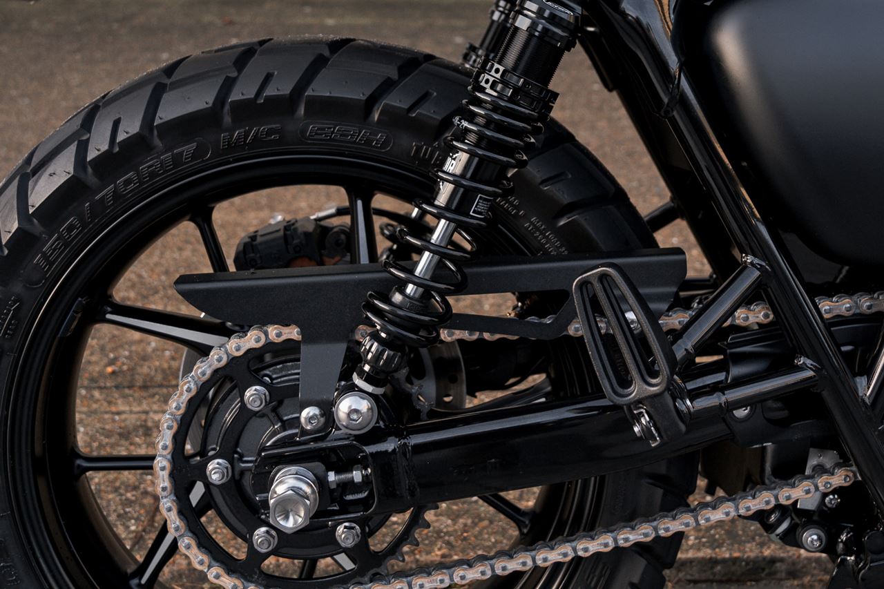 Chain Guard Tanto Black 1 pc T100/T120 Speed Twin 900 Scrambler 900