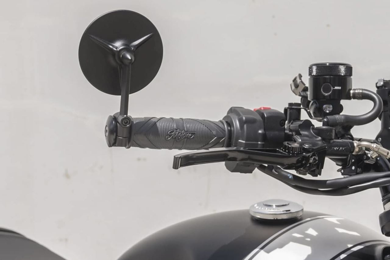 Grip Patriot Union Jack Black 25.4mm Left and Right Set T100/T120 Bobber Speedmaster