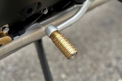 Shift Pedal Peg Ribbed Brass Length 44mm 1pc T100/T120 Speed Twin 900 Scrambler 900