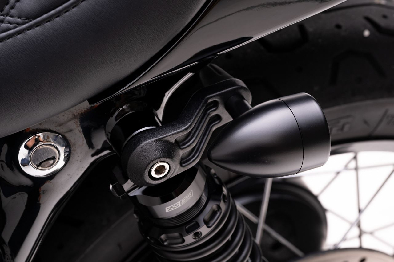 Rear Turn Signal Stays Tri-Line Rear Shock Mount M8/M10 Black 2pcs for T100/T120 Speed Twin 900 Scrambler 900