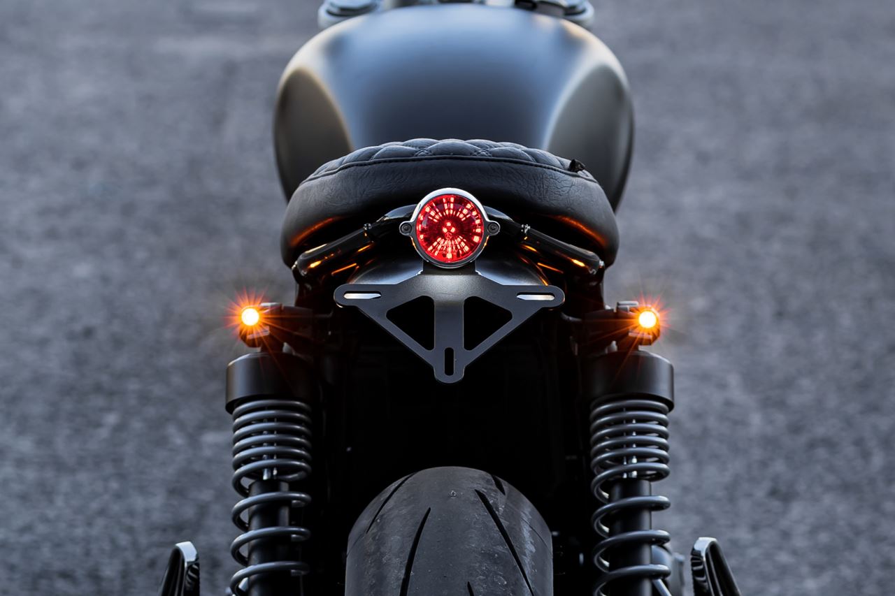 リアウインカーステー トライライン リアショックマウント M8/M10用 ブラッシュ 2個 T100/T120 スピードツイン900 スクランブラー900