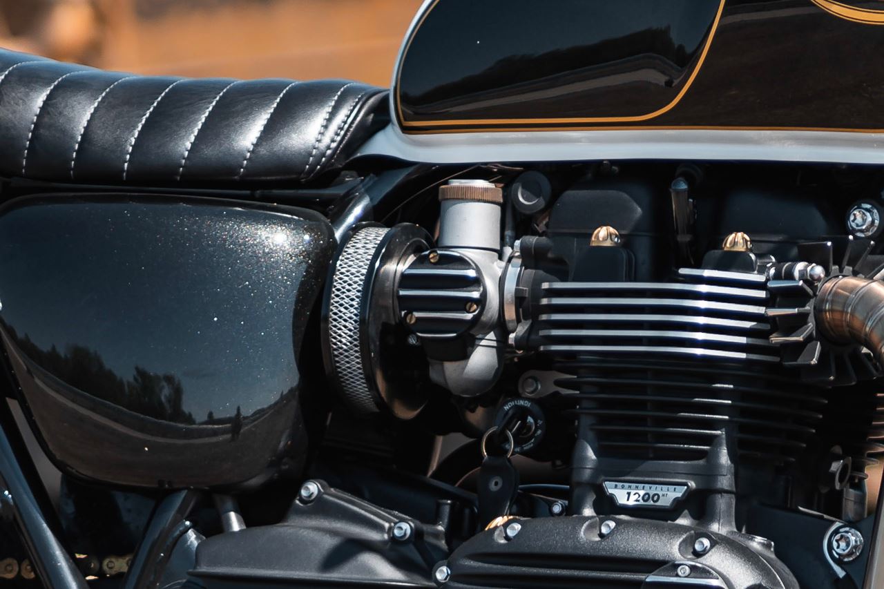 Throttle Body Covers Ribbed Black 2pcs T120 Thruxton 1200/R/RS Bobber