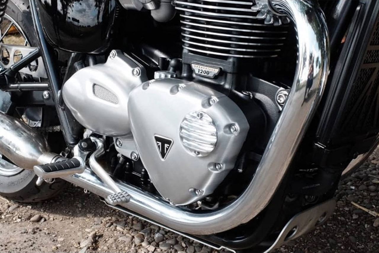 GENERATOR BADGE RIB POLISHED 1 pc T100/T120 SPEEDTWIN 900 SCRAMBLER 900