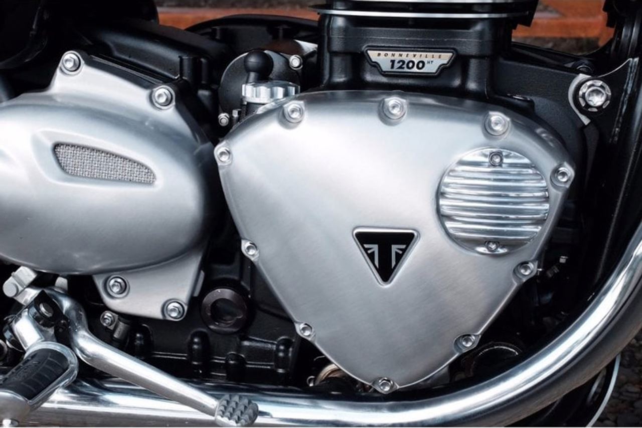 GENERATOR BADGE RIB POLISHED 1 pc T100/T120 SPEEDTWIN 900 SCRAMBLER 900