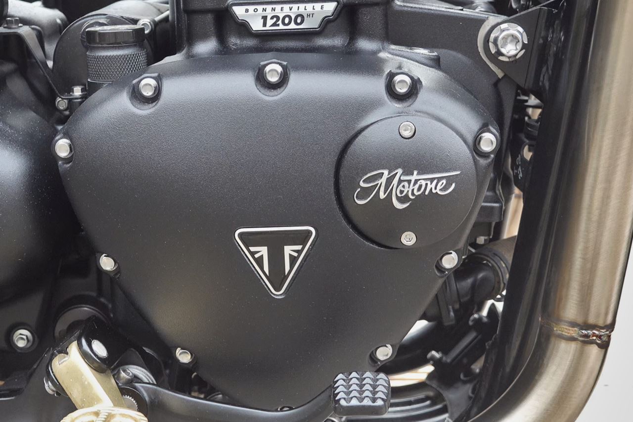 Generator Badge MoTOne Logo Black/Polish 1pc T100/T120 Speed Twin 900 Scrambler 900