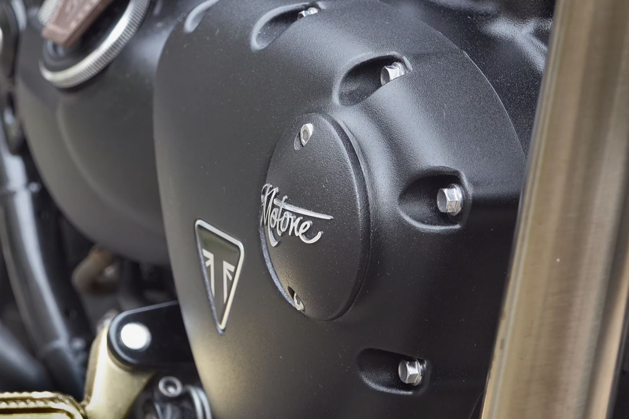 Generator Badge MoTOne Logo Black/Polish 1pc T100/T120 Speed Twin 900 Scrambler 900