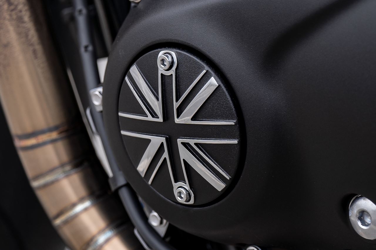 Clutch Badge Union Jack Black/Polished 1pc T100/T120 Speed Twin 900 Scrambler 900