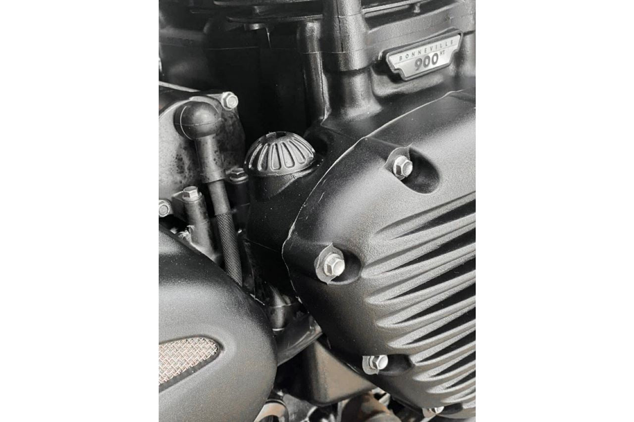 オイルフィラーキャップ ロズウェル ブラック 1個 T100/T120 スピードツイン900 スクランブラー900