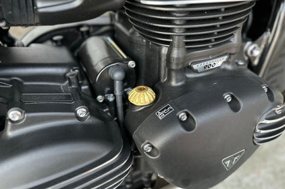 オイルフィラーキャップ ロズウェル ブラス 1個 T100/T120 スピードツイン900 スクランブラー900