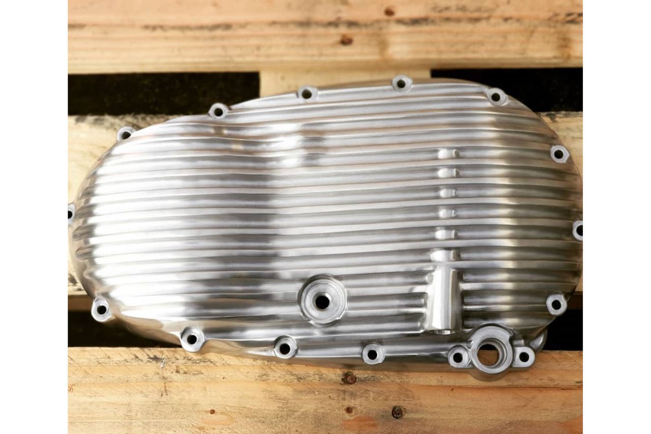 クラッチカバー リブ アルミ ブラッシュ 1個 T100/T120 スピードツイン900 スクランブラー900
