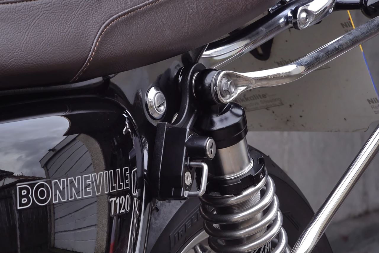 ヘルメットロック 左右共通 ブラック 1セット T100/T120 スピードツイン900 スクランブラー900