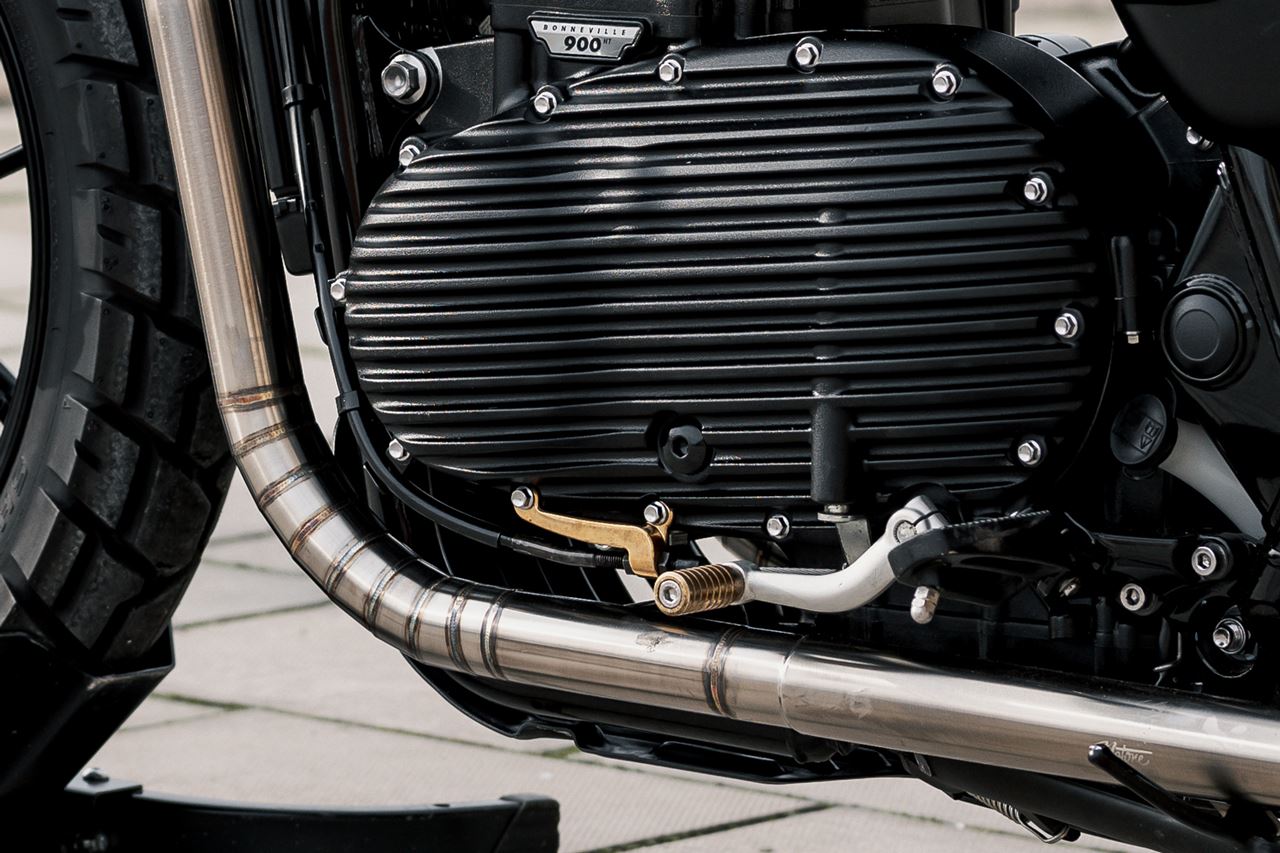 クラッチケーブルガイド スティーロ ブラス 1個 T100/T120 スピードツイン900 スクランブラー900