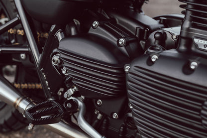 Sprocket Cover Ribbed Black 1pc T100/T120 Speed Twin 900 Scrambler 900