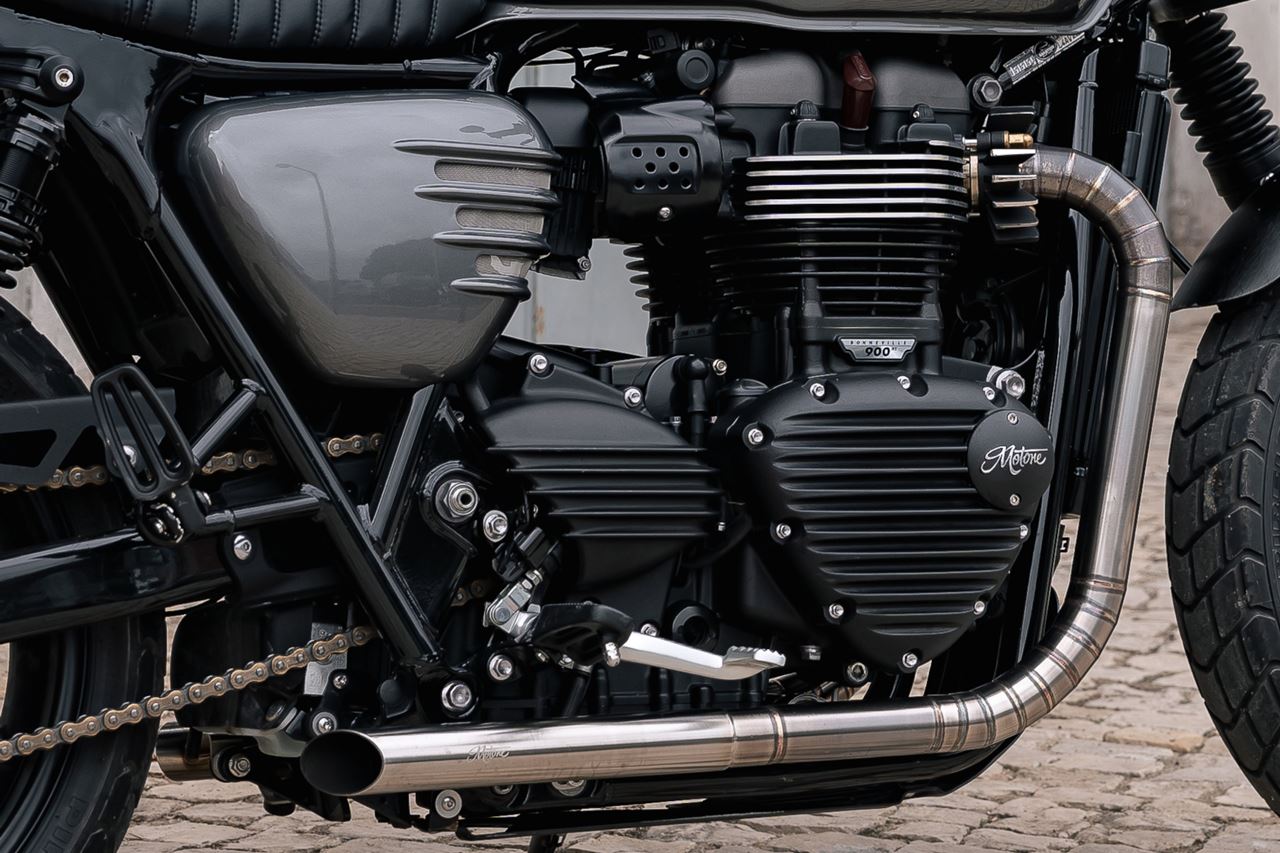 Sprocket Cover Ribbed Black 1pc T100/T120 Speed Twin 900 Scrambler 900