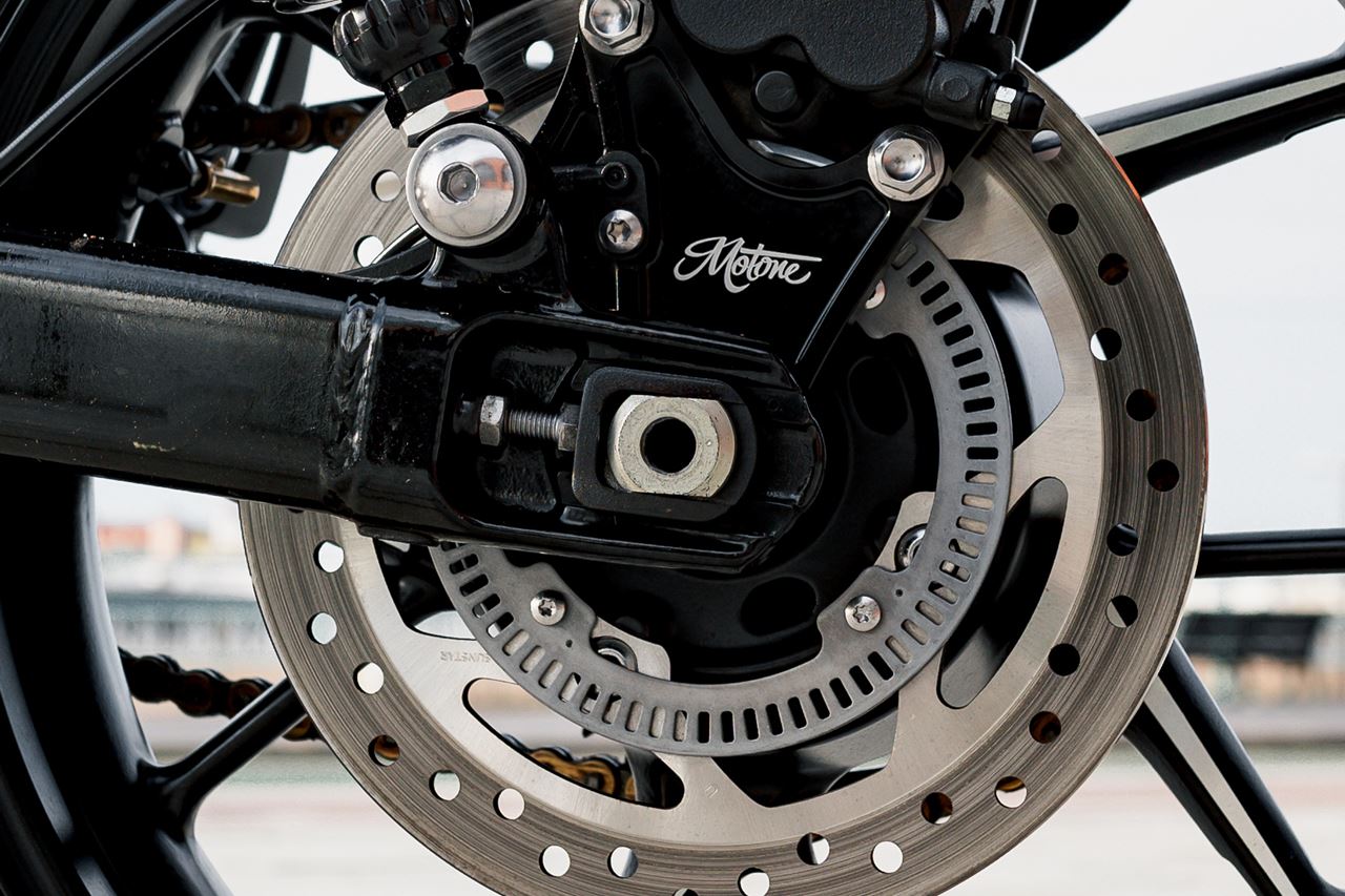 チェーンアジャスターブロック ブラック 2個 T100/T120 スピードツイン900 スクランブラー900