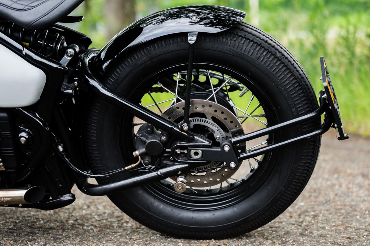 エアバルブキャップ バリスタ クローム 2個 T100/T120 スピードツイン900 スクランブラー900