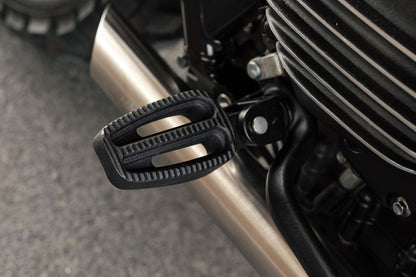 フットレスト フロント用 ブラック 2個 T100/T120 スピードツイン900 スクランブラー900