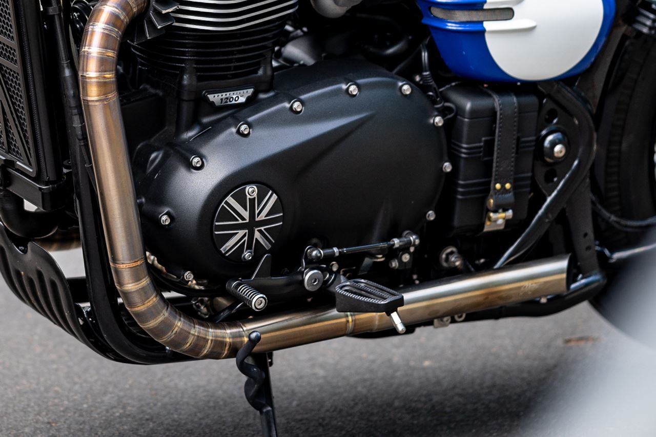 Footrest Black 2pcs Bonneville Bobber