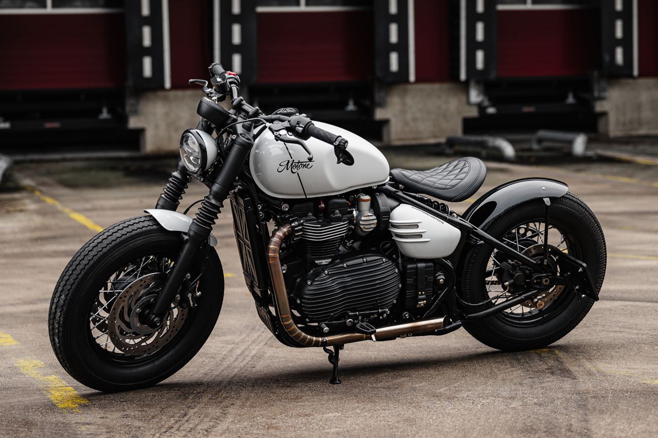 エキゾーストクランプ フィン ブラック/ポリッシュ 2個 T100/T120 スピードツイン900 スクランブラー900
