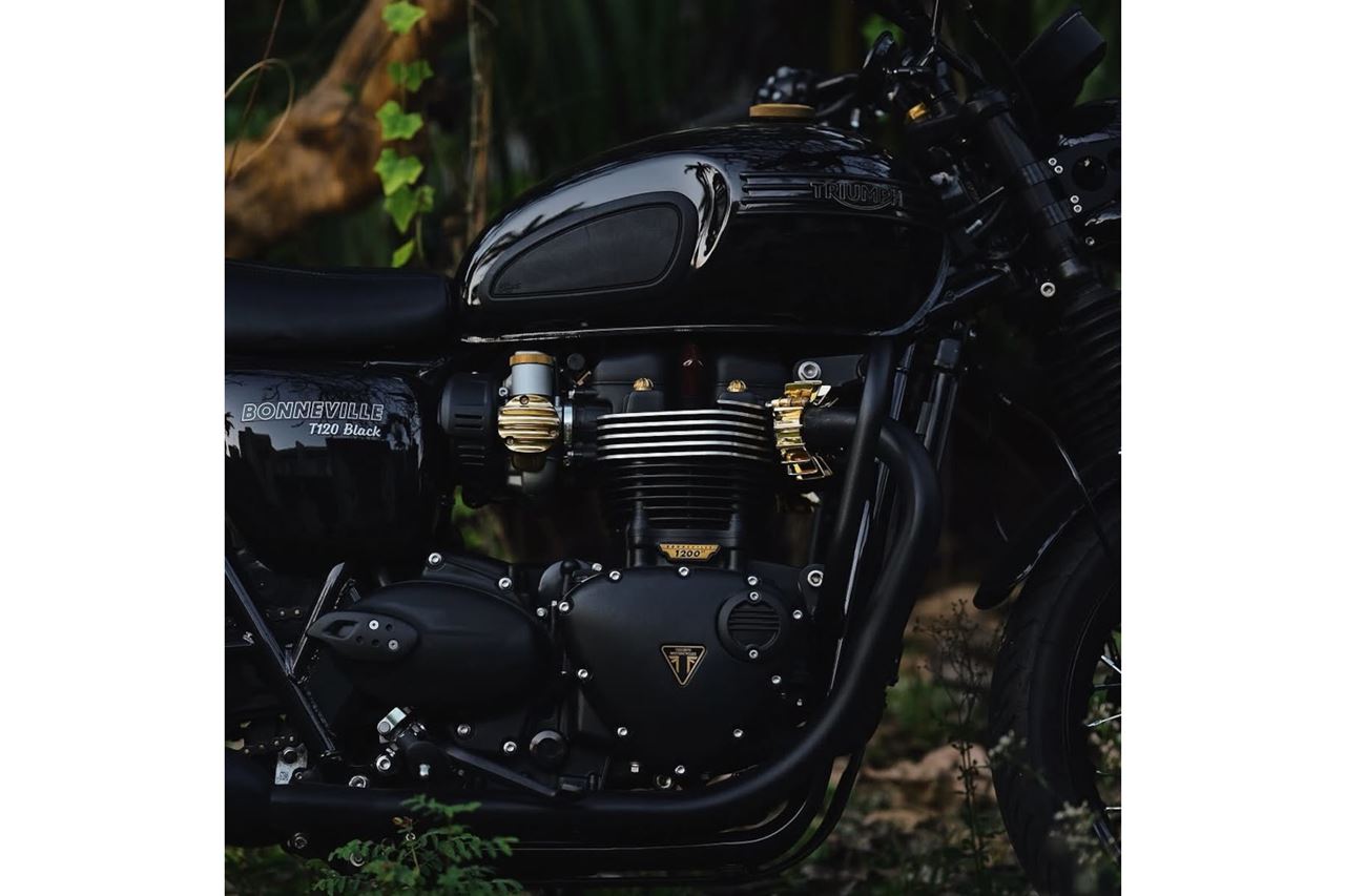 Throttle Body Cover Ribbed Brass 2pcs T120 Thruxton 1200/R/RS Bobber