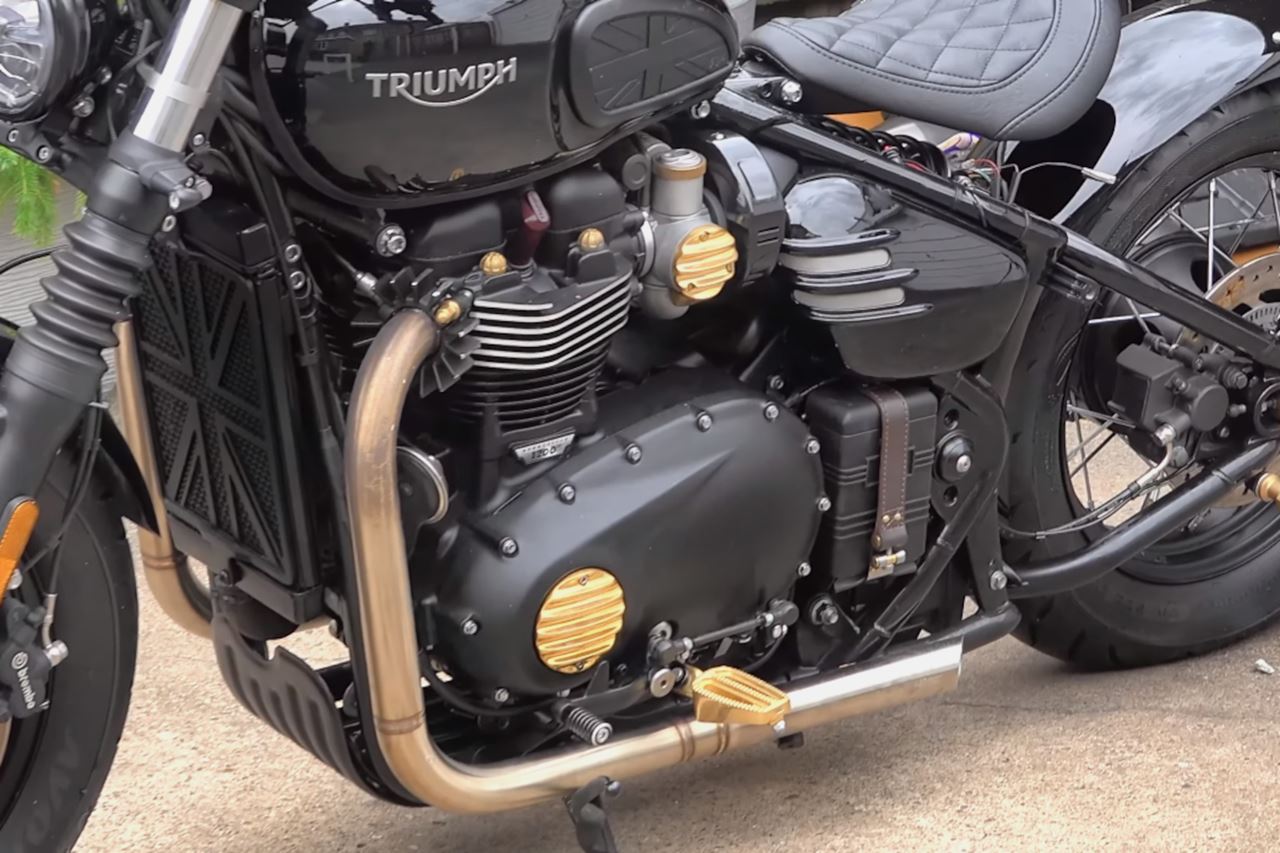 クラッチバッジ リブ ブラス 1個 T100/T120 スピードツイン900 スクランブラー900