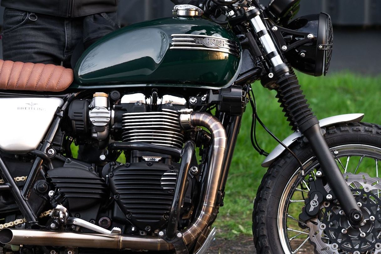 エキゾーストクランプ ステルス ポリッシュ 2個 T100/T120 スピードツイン900 スクランブラー900