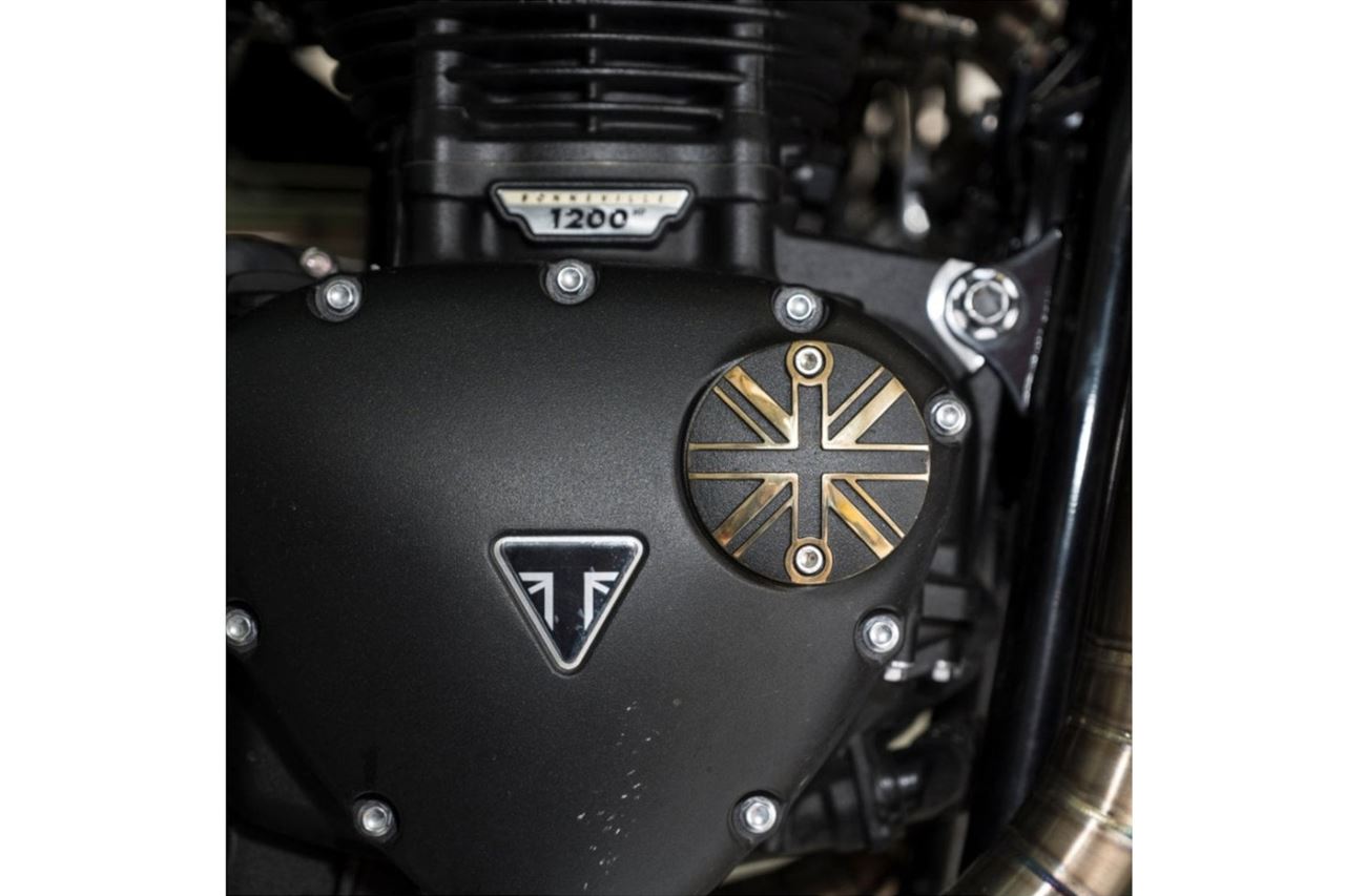 Generator Badge Union Jack Brass/Black 1 pc T100/T120 Speed Twin 900 Scrambler 900
