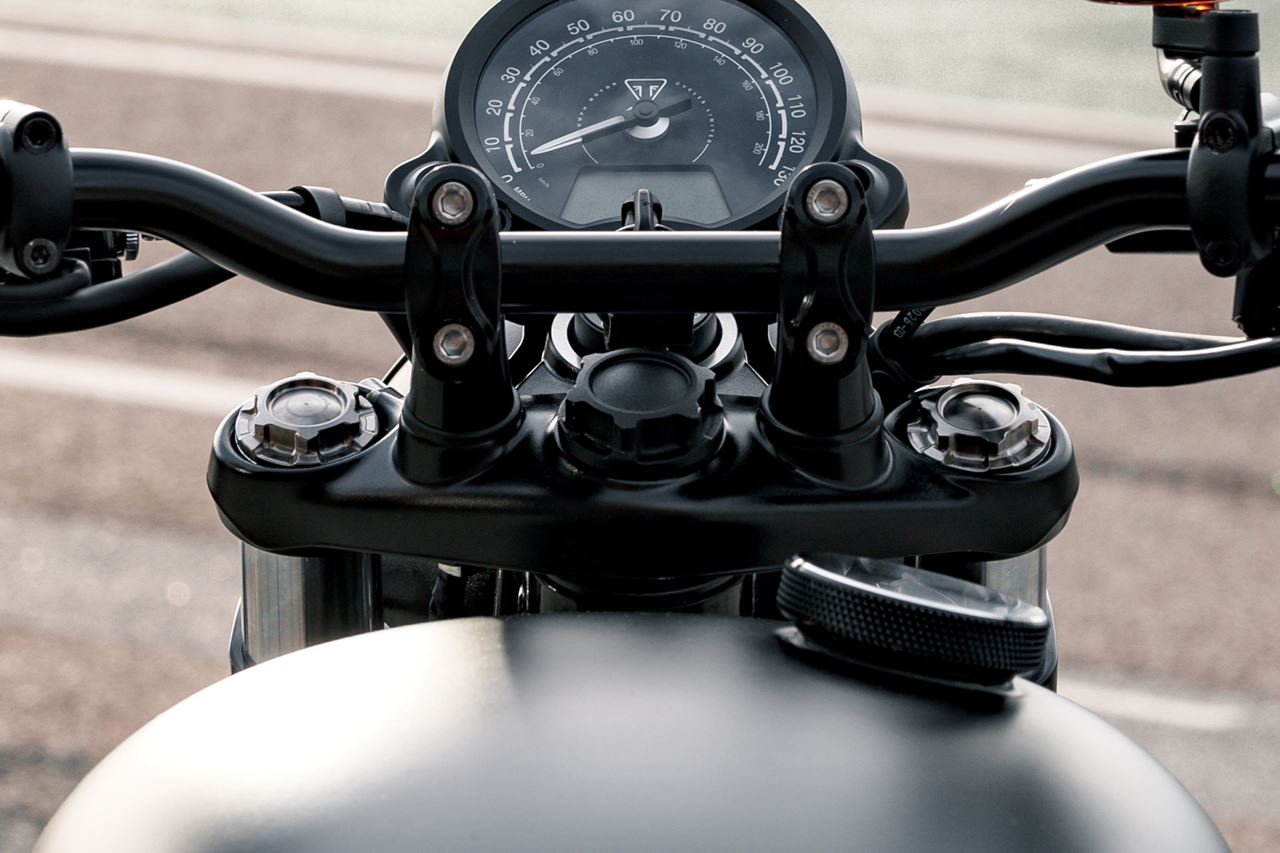 フロントフォークキャップ カポス チタン シルバー 2個 T120 スピードツイン900 スクランブラー900