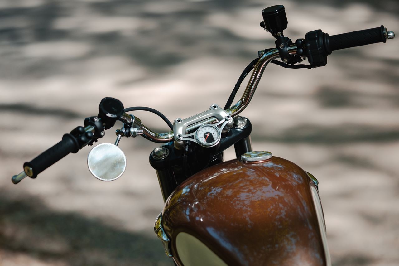 フロントフォークキャップ カポス チタン シルバー 2個 T120 スピードツイン900 スクランブラー900