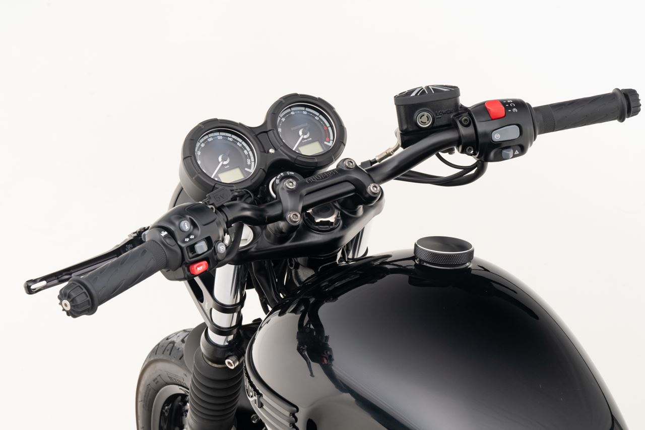 メーターカバー ピアレス ブラック 1個 T100/T120 スラクストン1200 スピードツイン1200