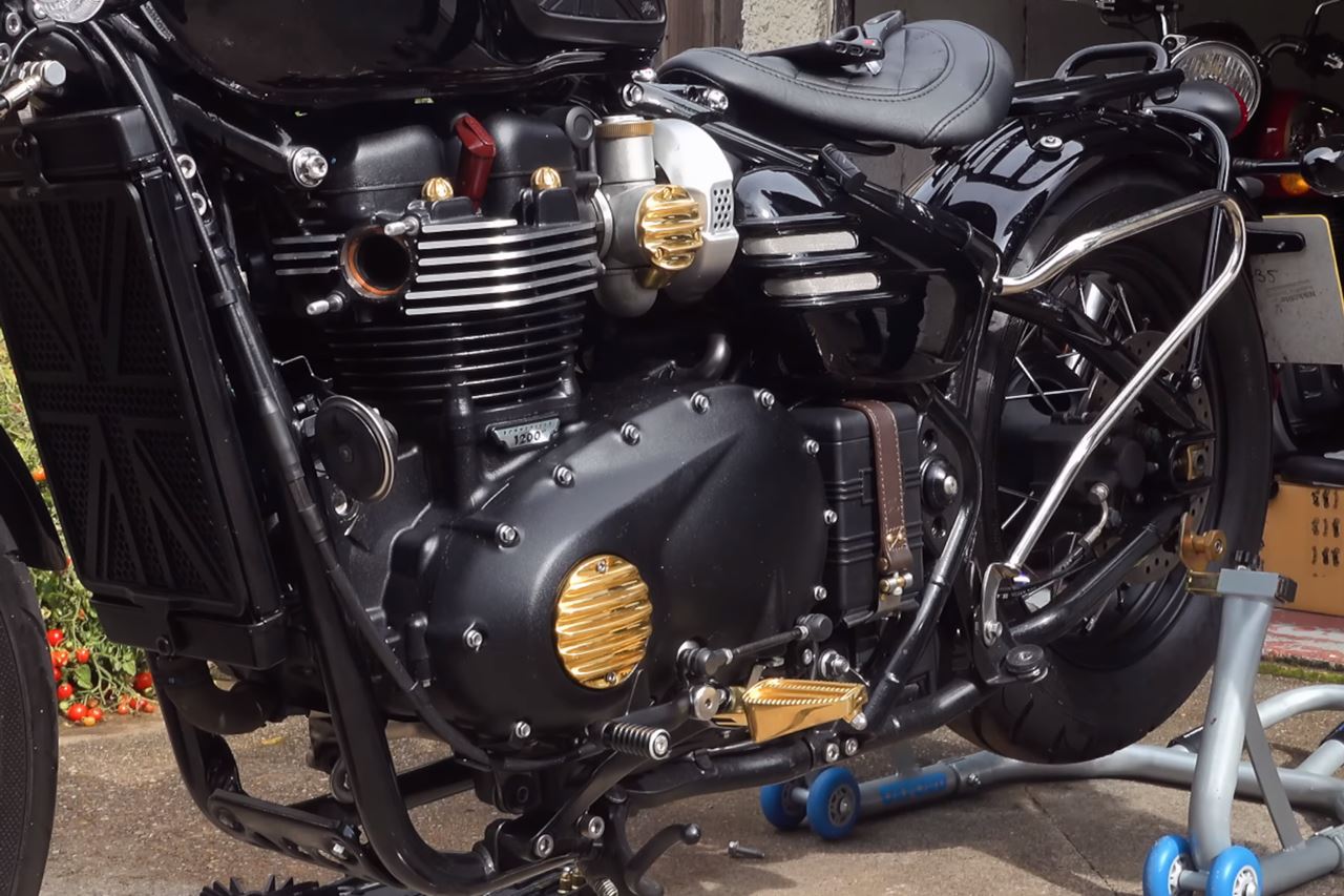 Footrest, Brass, 2 pcs, Bonneville Bobber