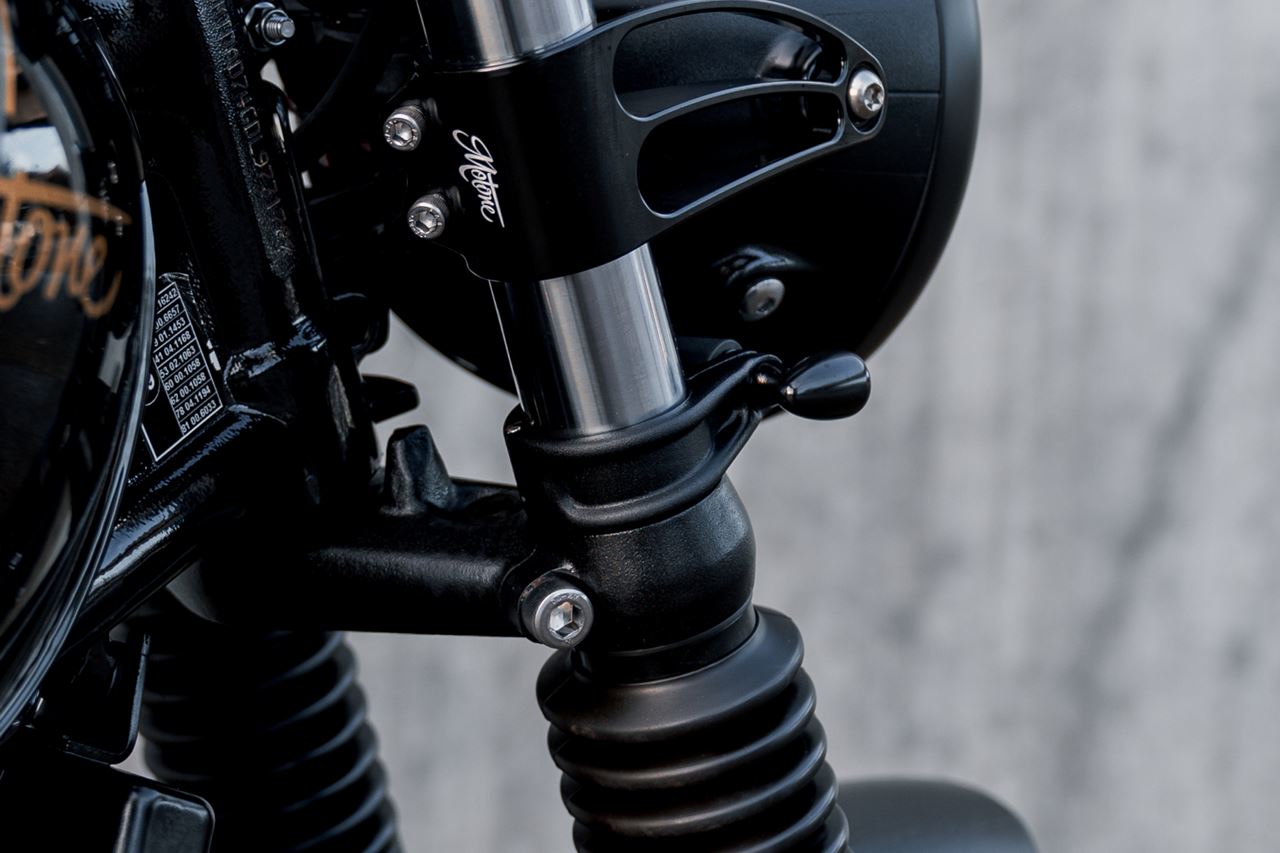 フロントウインカーステー クランピッツ ブラック 41mm フォーククランプ 2個 M8/M10T100/T120 スピードツイン900 スクランブラー900