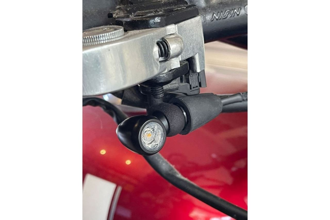 Front turn signal stay Klingon's Handle Mount Black 2 pieces T100/T120 Speed Twin 900 Scrambler 900