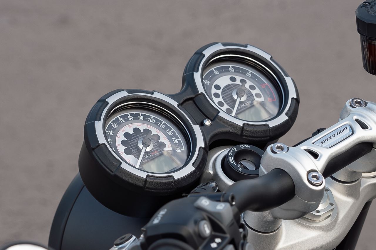 Meter Cover Peerless Black/Polished 1 pc. T100/T120 Thruxton 1200 Speed Twin 1200