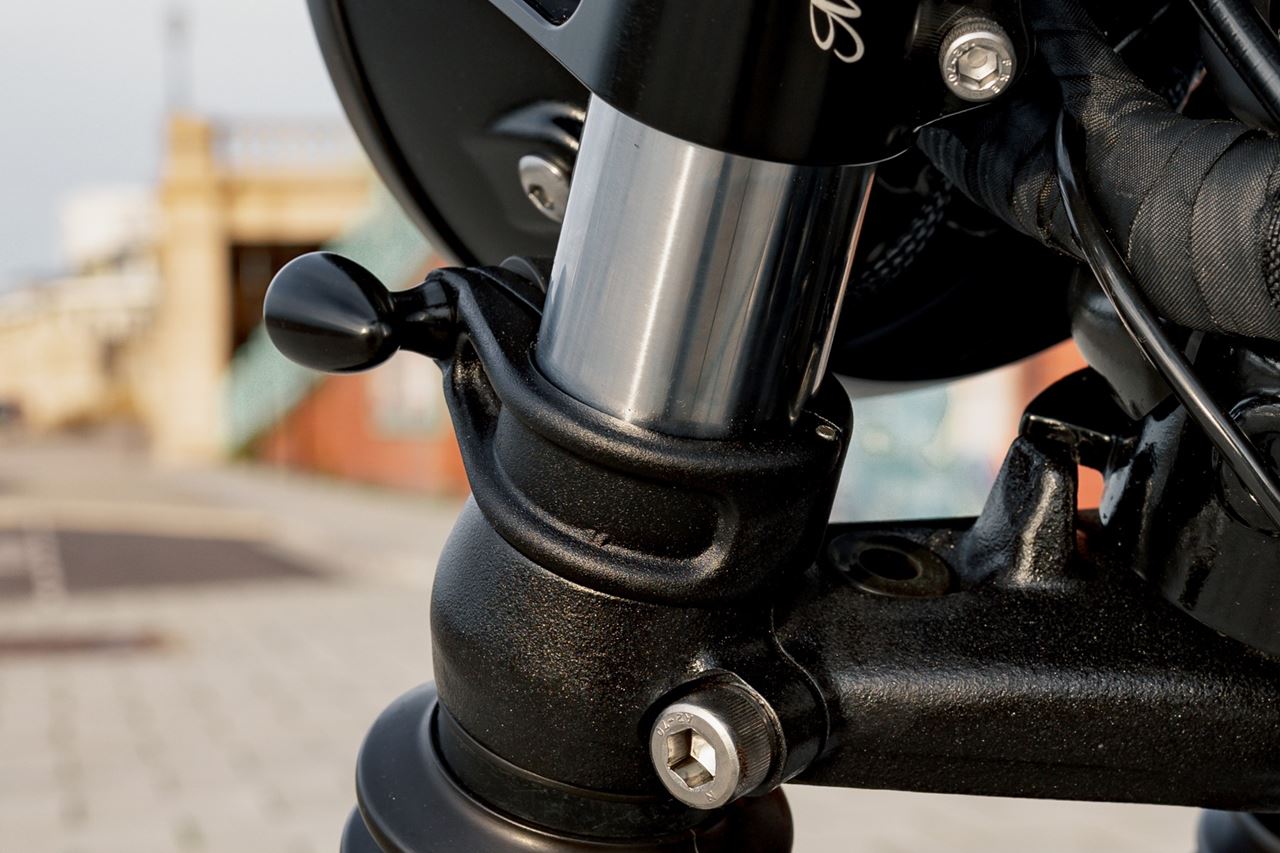 フロントウインカーステー クランピッツ フォーククランプ ブラック 35mm 2個 M8/M10 汎用