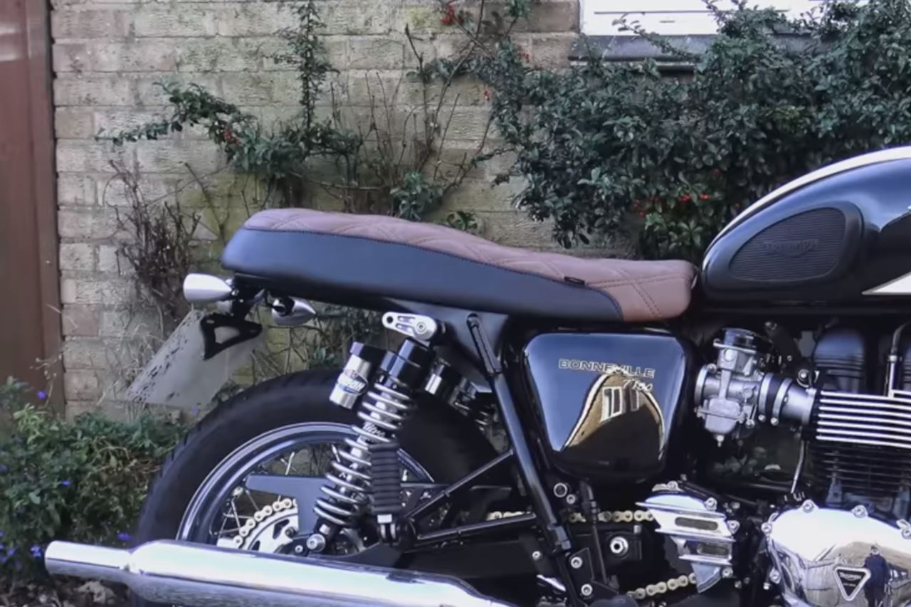 Seat Comfort Diamond Stitch Black/Brown 1 pc Air-cooled T100 Scrambler Thruxton