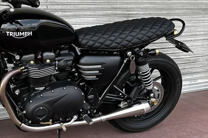 シート ブラックアダー ダイヤモンドステッチ ブラック 1個 T100/T120 スピードツイン900 スクランブラー900