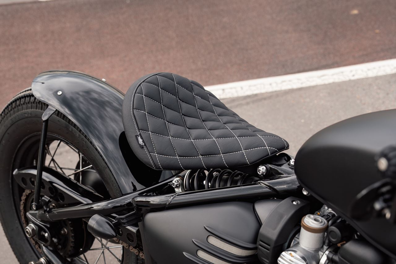 Seat King Cobra Full Diamond Stitch Black 1 pc Bonneville Bobber