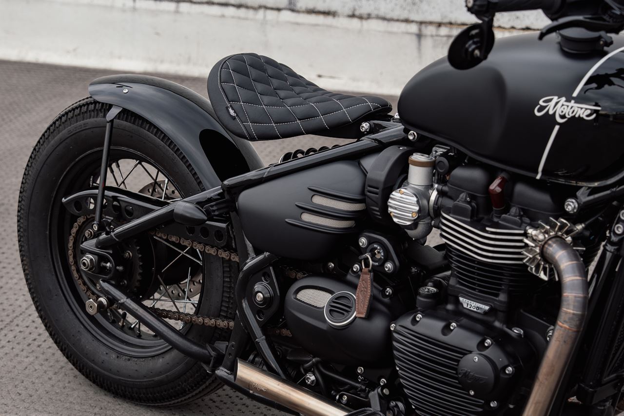 Seat King Cobra Full Diamond Stitch Black 1 pc Bonneville Bobber