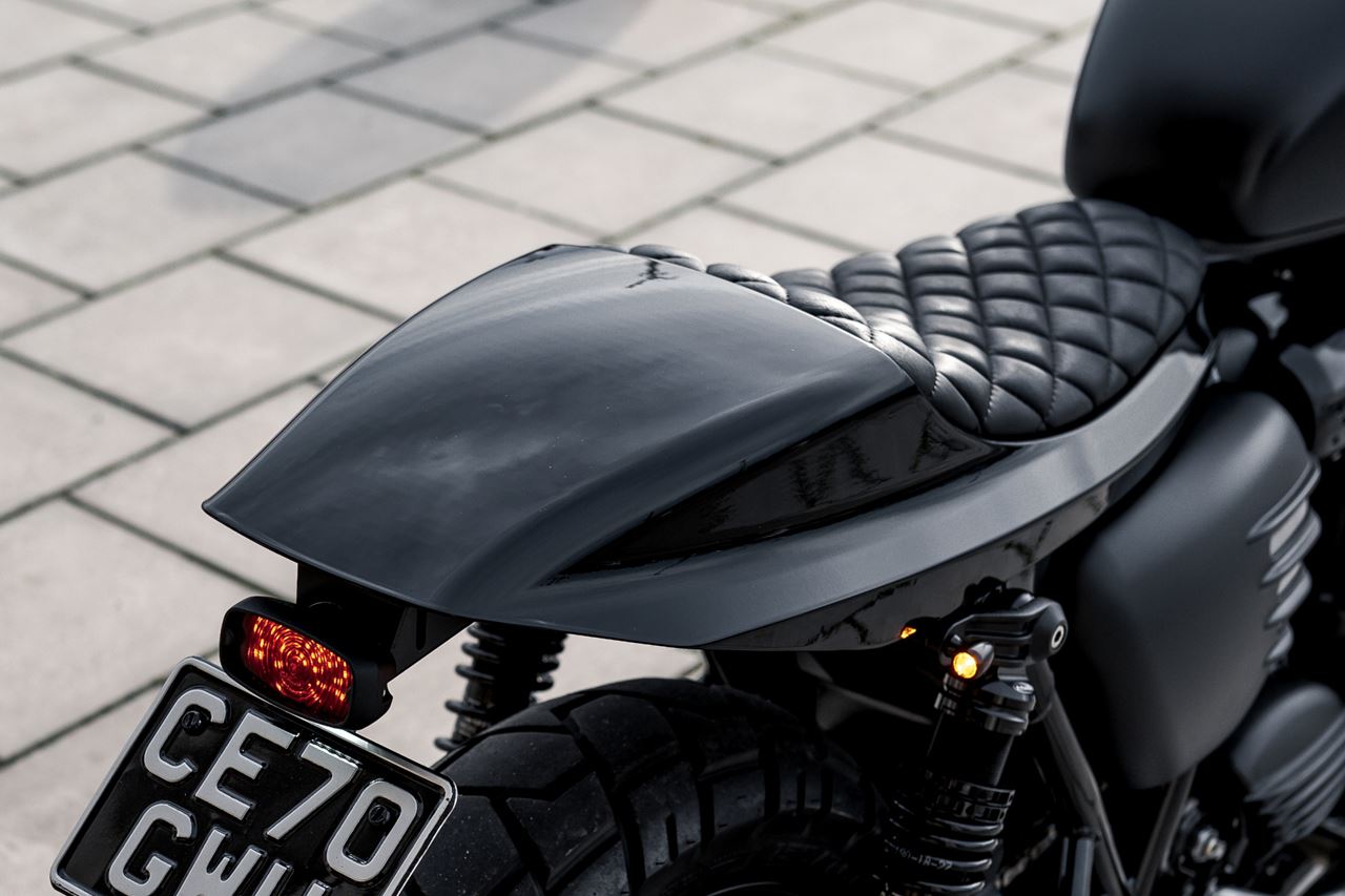 Seat Street Tracker Black 1pc T100/T120 Speed Twin 900 Scrambler 900