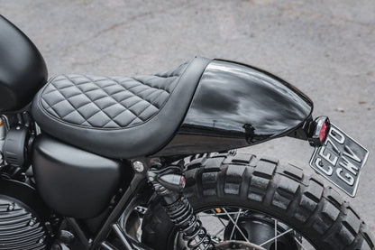 シート ファストバック カフェレーサー ブラック 1個 T100/T120 スピードツイン900 スクランブラー900