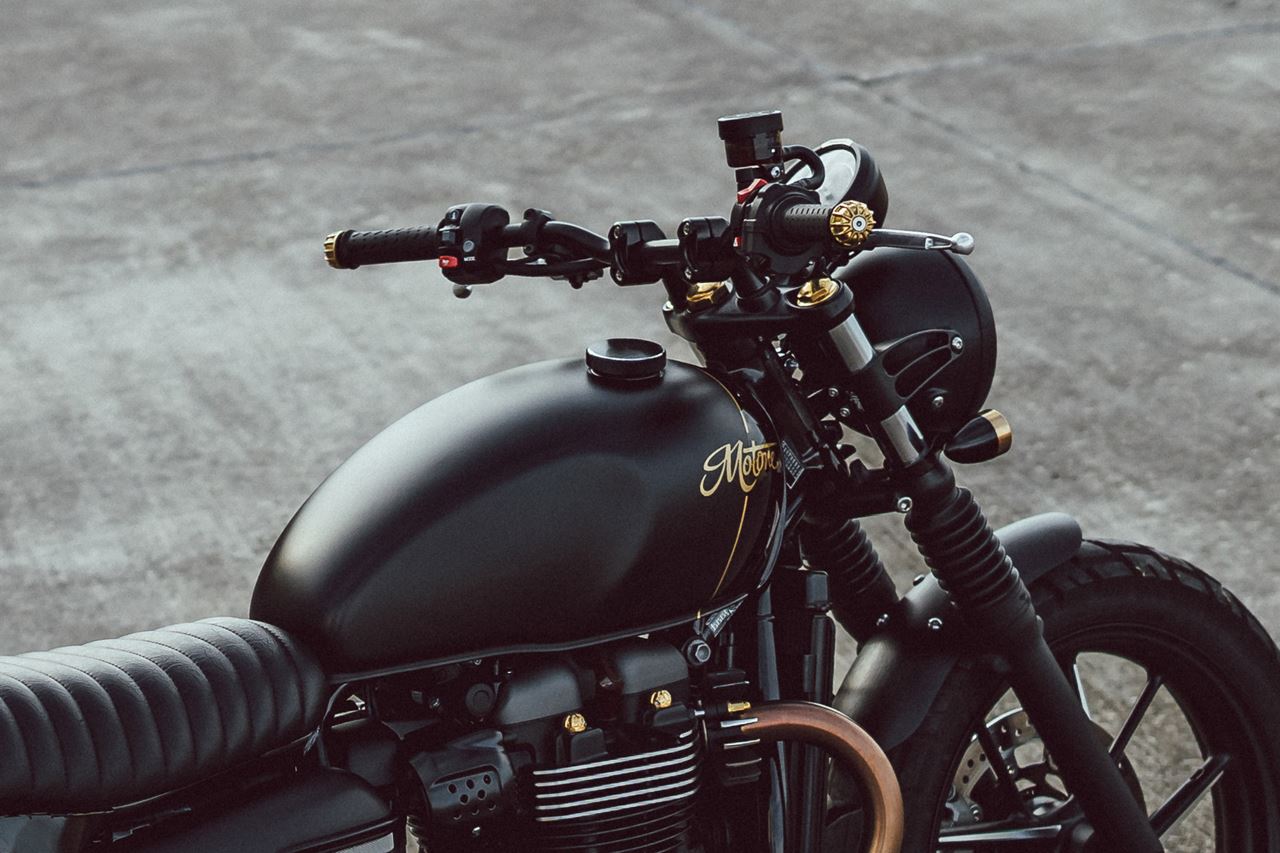 Handlebar Risers, Black, 22mm, Left/Right Set for Street Twin/Speed Twin 900
