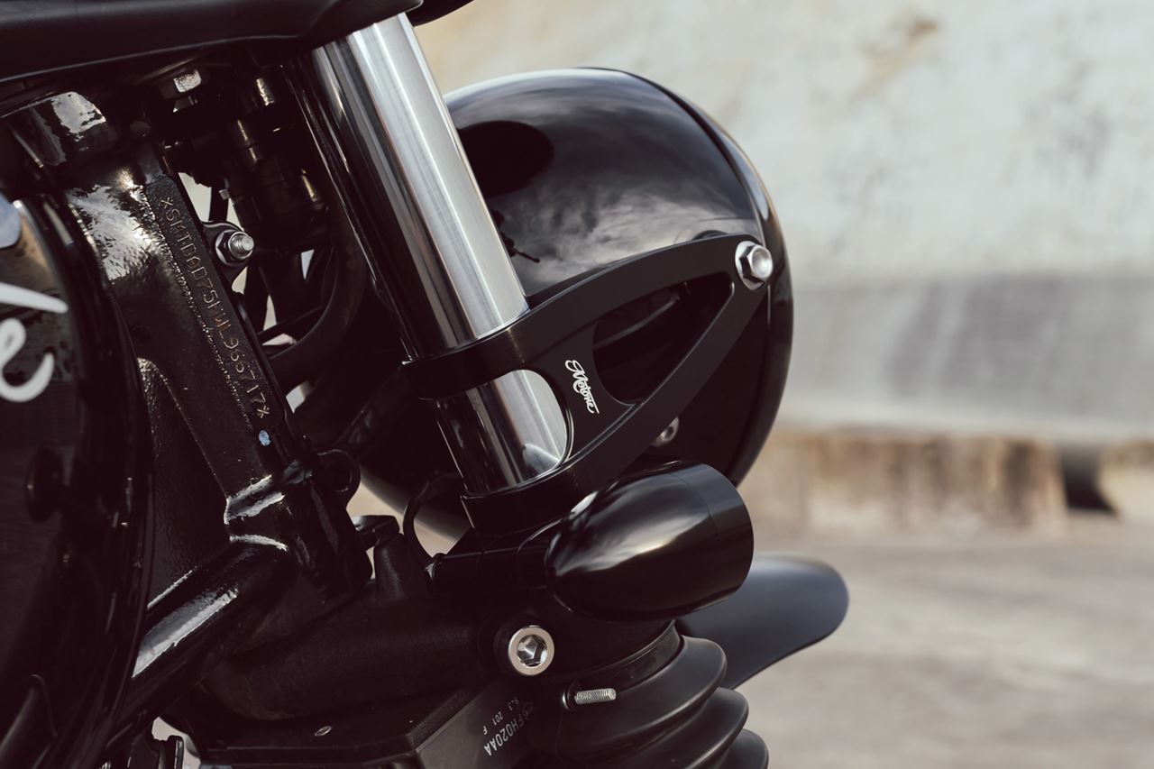 ヘッドライトステー スリングショット ブラック φ41 2個 T100/T120 スピードツイン900 スクランブラー900
