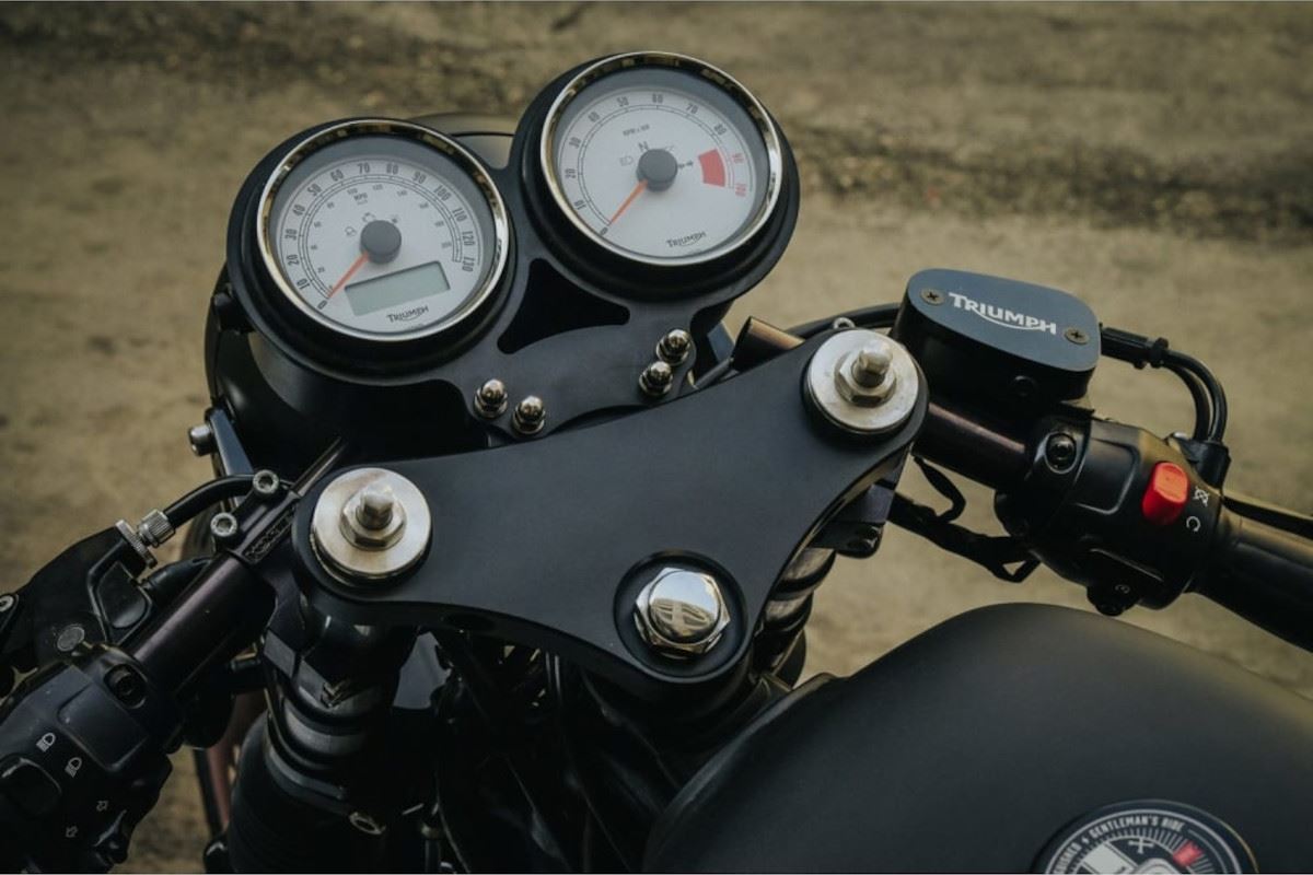 Flat Meter Bracket, No Ignition Key Hole, Black, 1 pc., T100, Scrambler, Thruxton