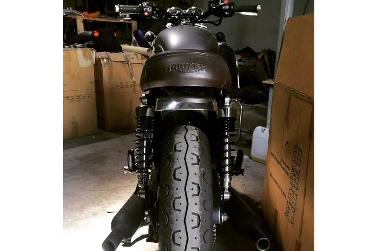 リアフェンダー ポリッシュ 1個 T100/T120 スピードツイン900 スクランブラー900