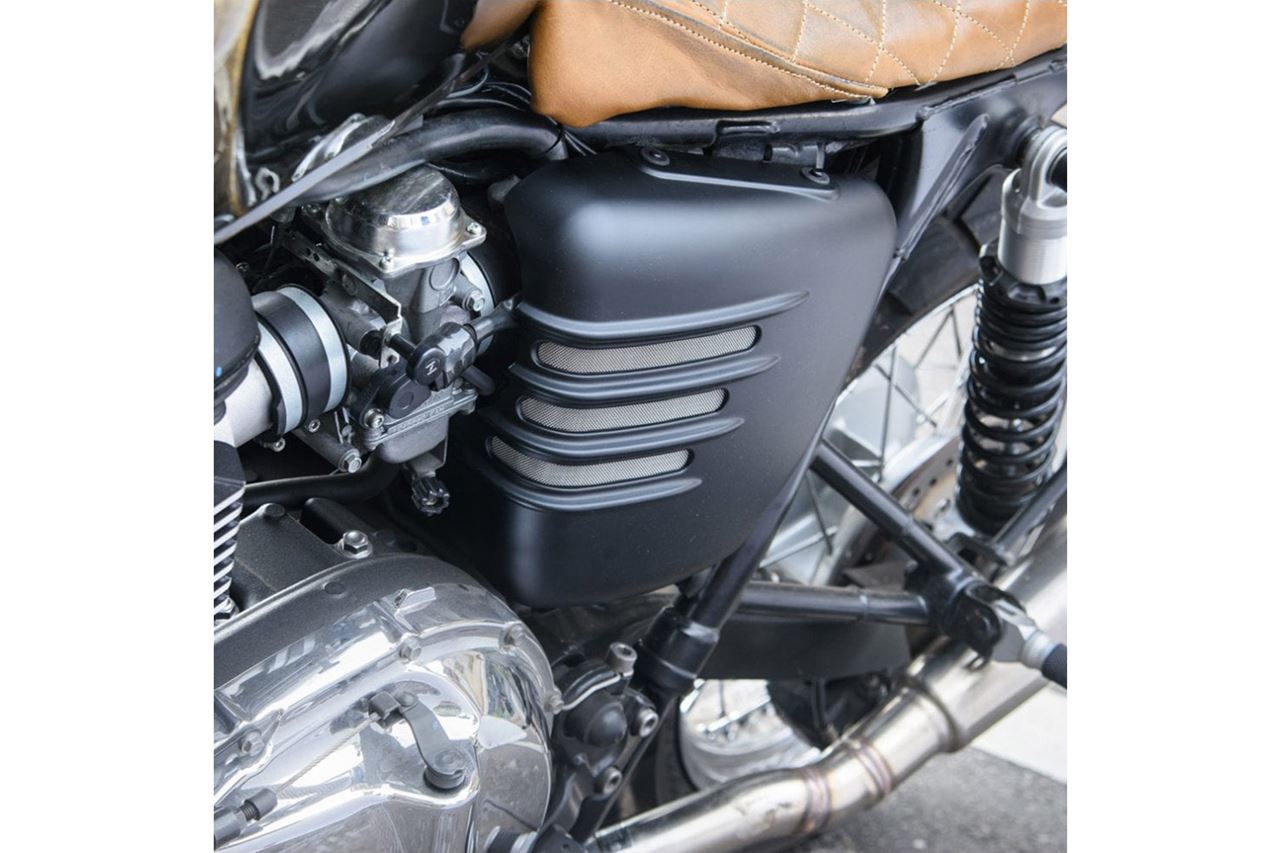 サイドカバー リブ マットブラック 2個 空冷 ボンネビル T100
