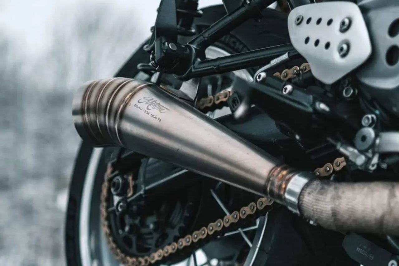 Slip-On Mufflers Odin GP Style Silver 2pc Thruxton/R/RS Speed Twin 1200
